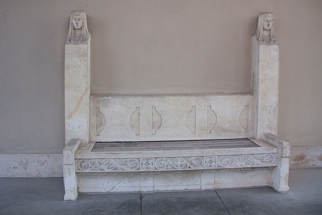 只有不断地 只有不断地